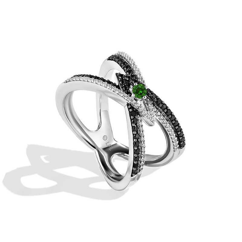 Star Wars Luke Skywalker™ LIGHT X DARK WOMEN'S Diamond RING, 1/2 CT.TW. Black and White Diamonds Green Diopside Accent Silver and Black Rhodium Side  view